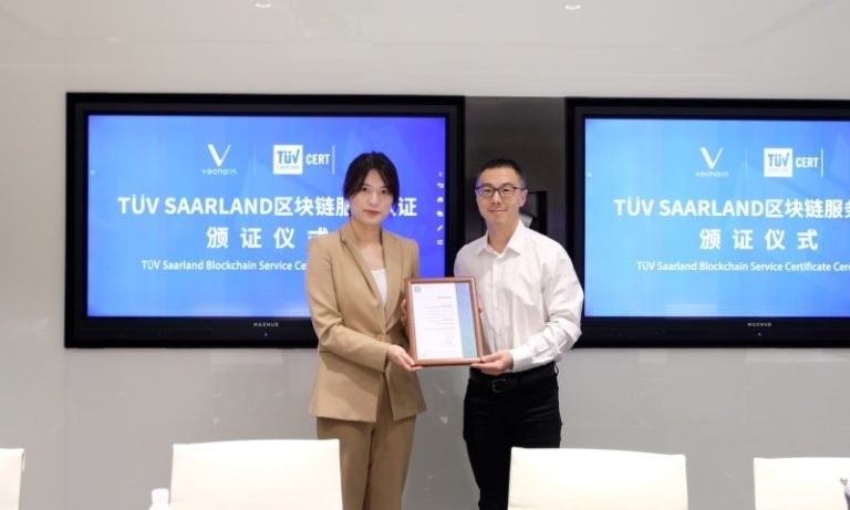 Youdi_Chen_and_Sunny_Lu-VeChain-Becomes-The-First-5-Star-Rated-Blockchain-Service-Provider-In-The-World-Certified-By-TUV-Saarland