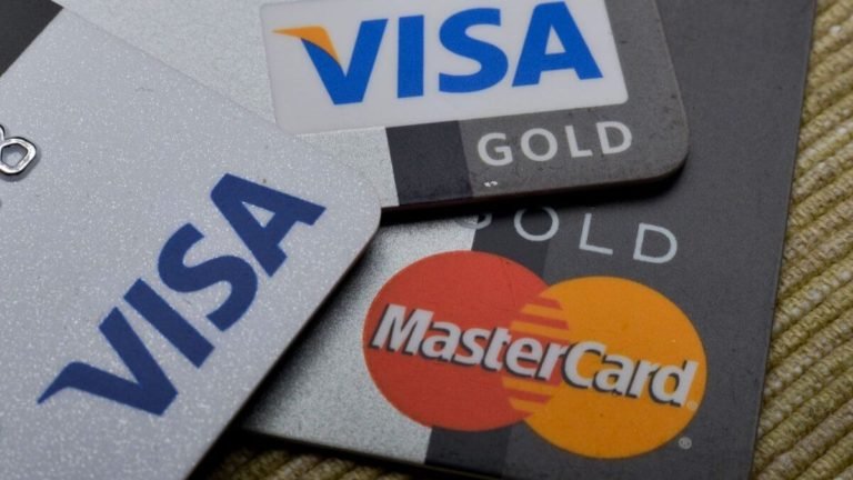 U.S. Lawmakers Again Urge Mastercard, Visa To Drop Their Planned Card Fee Hike